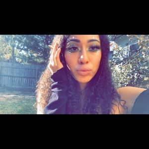 Meet your Posher, Devanie